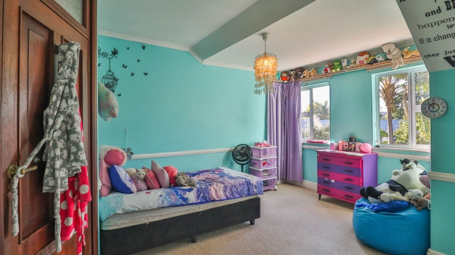 6 Bedroom Property for Sale in Lambton Gauteng