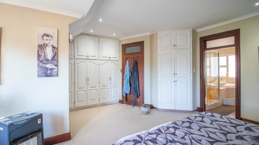 6 Bedroom Property for Sale in Lambton Gauteng