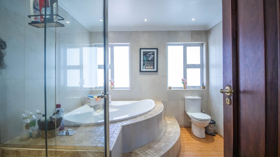 6 Bedroom Property for Sale in Lambton Gauteng