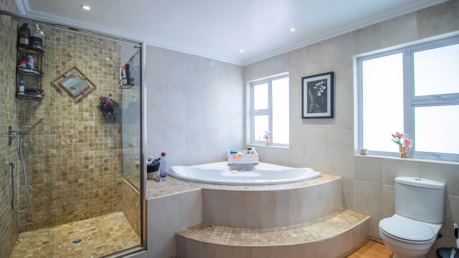 6 Bedroom Property for Sale in Lambton Gauteng