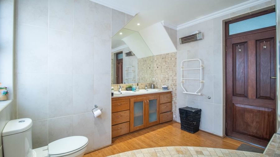 6 Bedroom Property for Sale in Lambton Gauteng