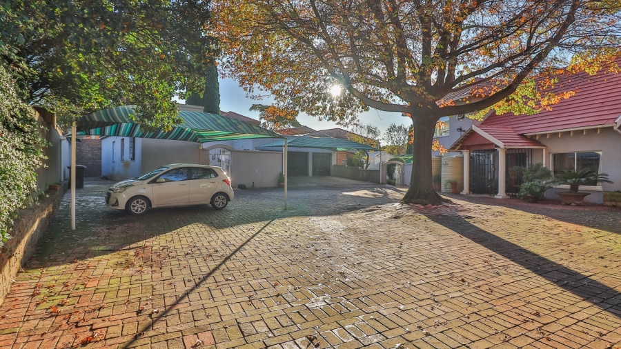 6 Bedroom Property for Sale in Lambton Gauteng