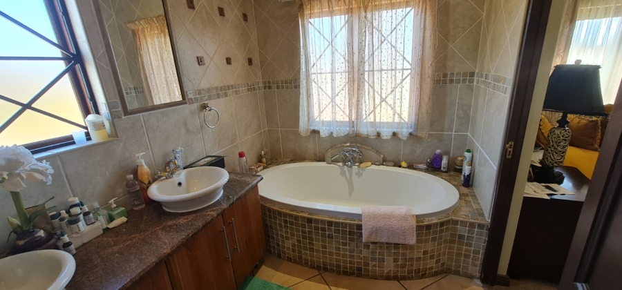 3 Bedroom Property for Sale in Equestria Gauteng