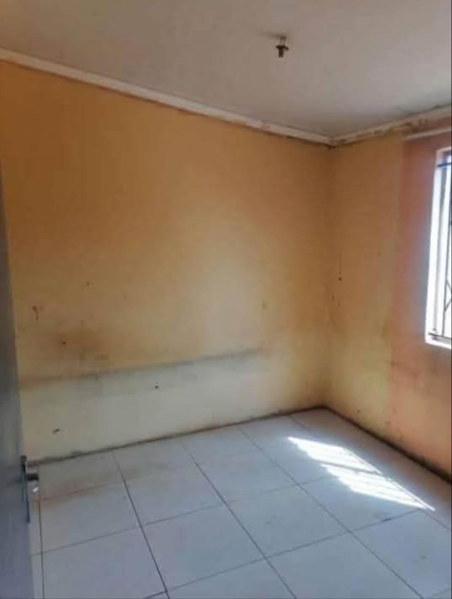2 Bedroom Property for Sale in Mohlakeng Gauteng