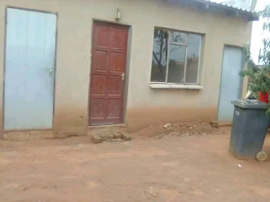 2 Bedroom Property for Sale in Mohlakeng Gauteng