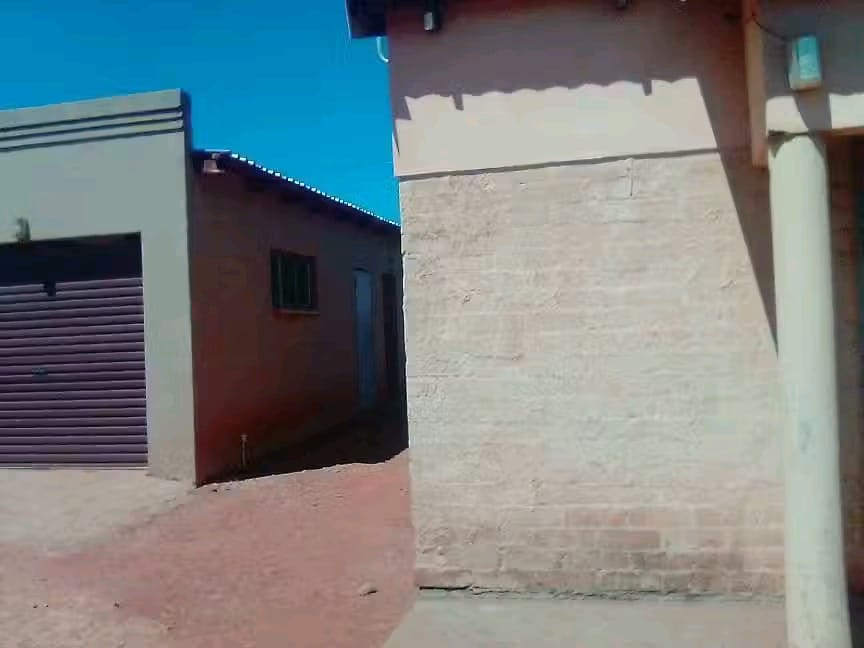 2 Bedroom Property for Sale in Mohlakeng Gauteng