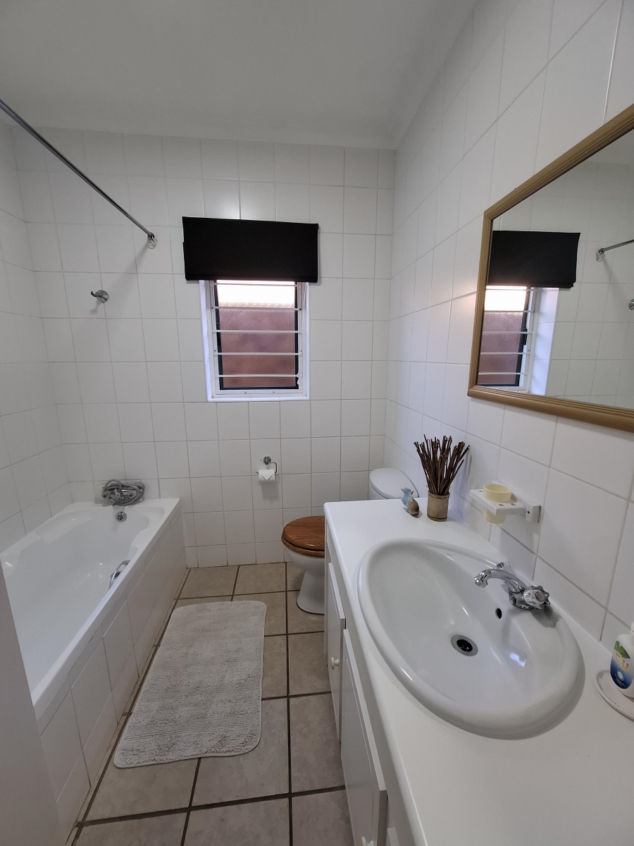 3 Bedroom Property for Sale in Faerie Glen Gauteng