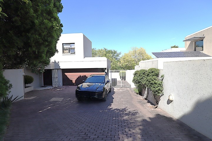 To Let 4 Bedroom Property for Rent in Bryanston Gauteng