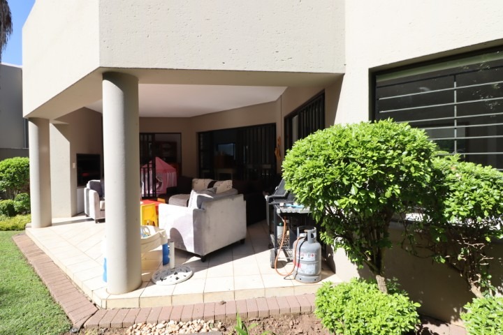 To Let 4 Bedroom Property for Rent in Bryanston Gauteng