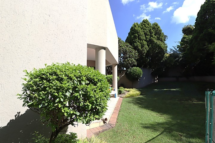 To Let 4 Bedroom Property for Rent in Bryanston Gauteng