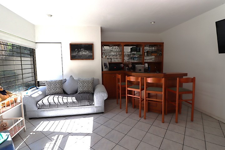 To Let 4 Bedroom Property for Rent in Bryanston Gauteng