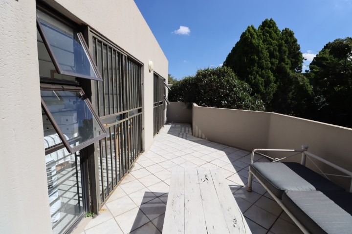 To Let 4 Bedroom Property for Rent in Bryanston Gauteng