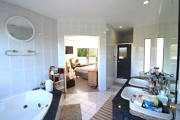 To Let 4 Bedroom Property for Rent in Bryanston Gauteng