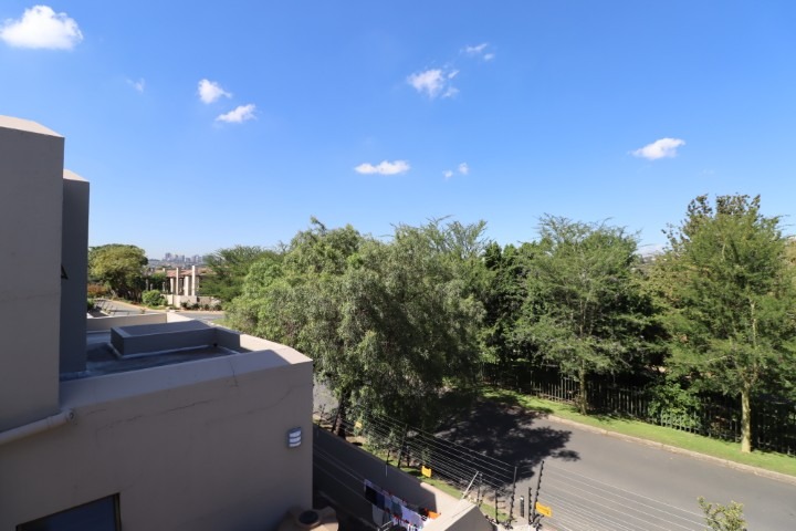 To Let 4 Bedroom Property for Rent in Bryanston Gauteng