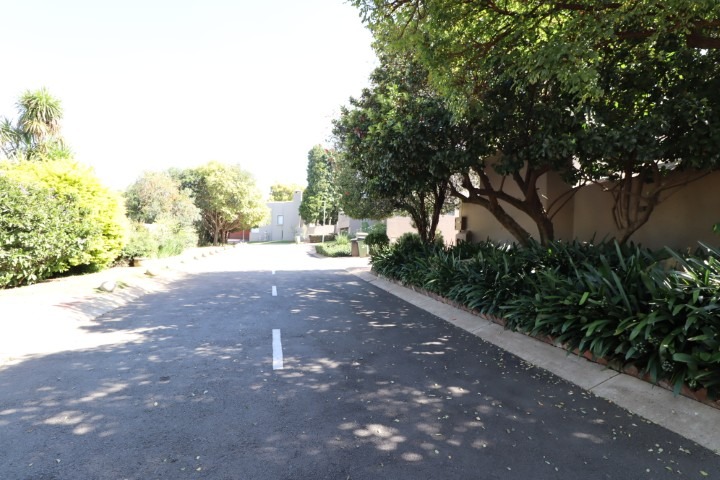 To Let 4 Bedroom Property for Rent in Bryanston Gauteng