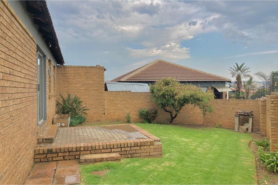 3 Bedroom Property for Sale in Halfway Gardens Gauteng