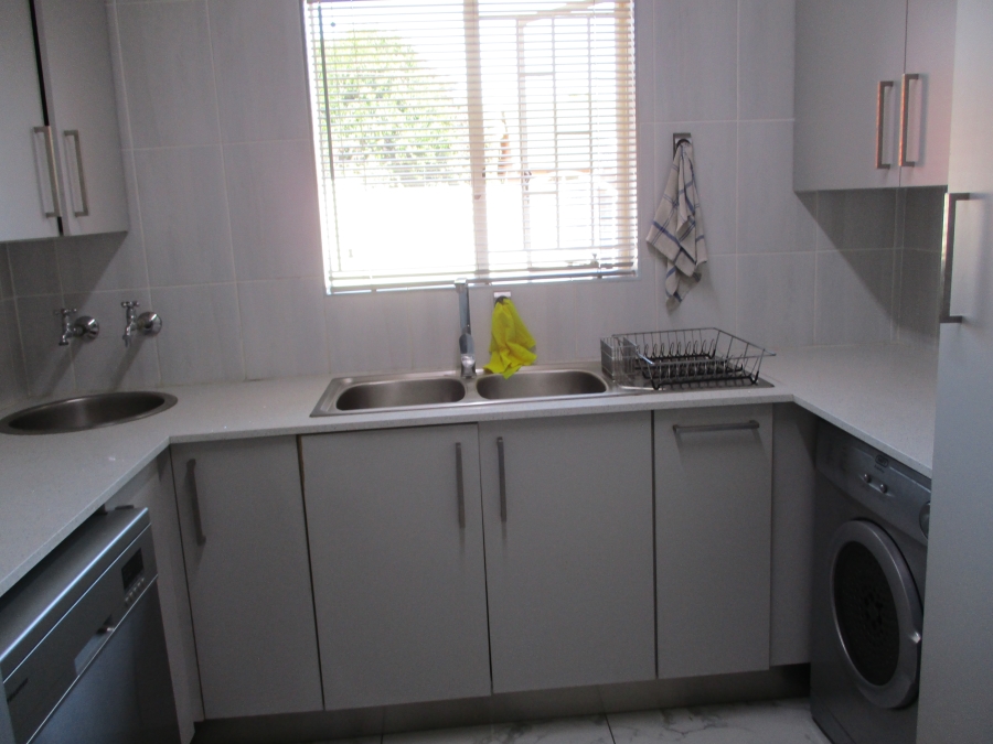 4 Bedroom Property for Sale in Roodekrans Gauteng