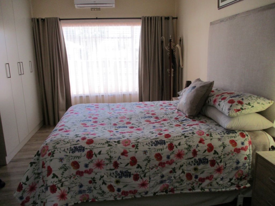 4 Bedroom Property for Sale in Roodekrans Gauteng