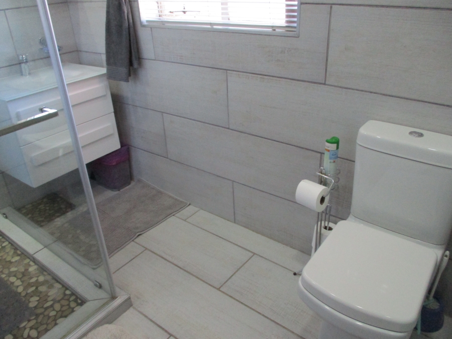 4 Bedroom Property for Sale in Roodekrans Gauteng