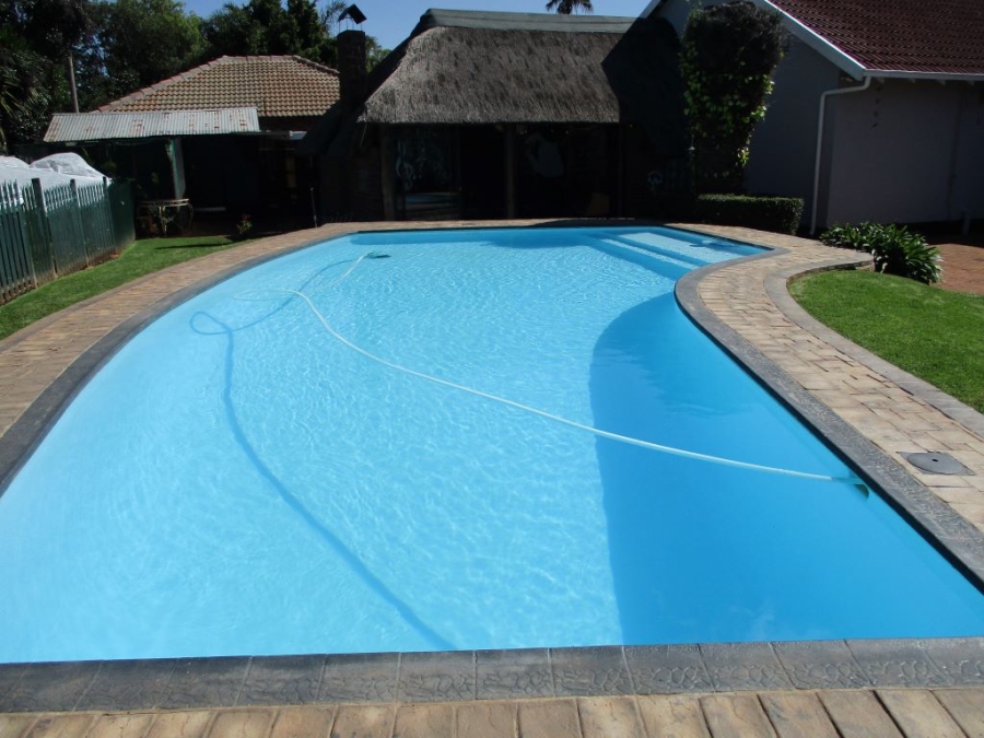 4 Bedroom Property for Sale in Roodekrans Gauteng