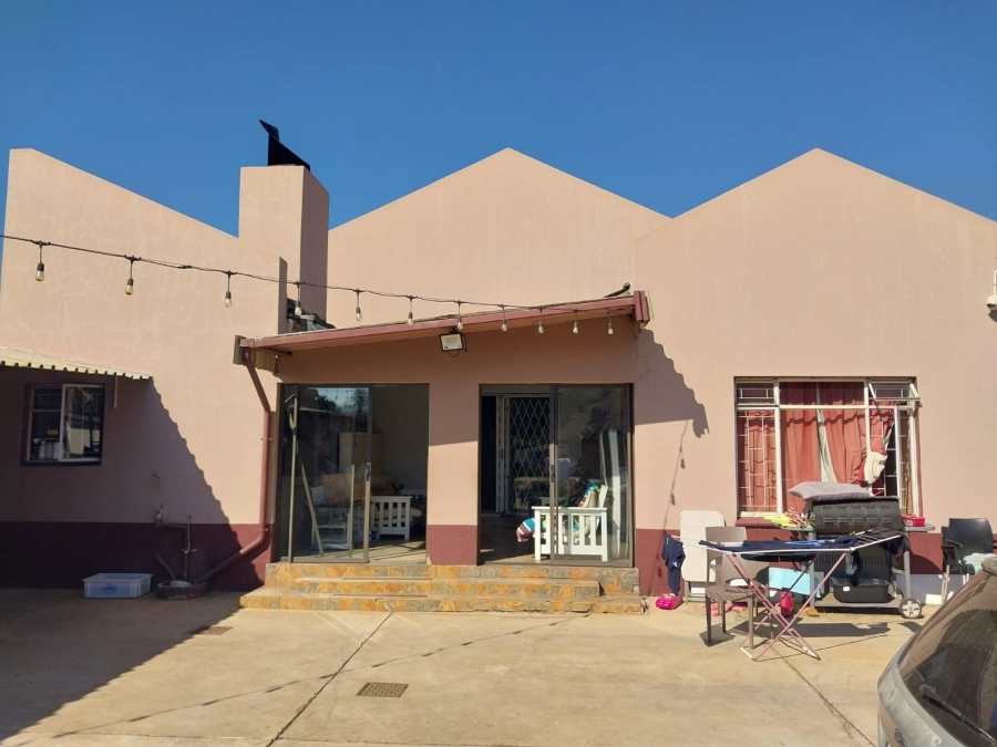4 Bedroom Property for Sale in Eloffsdal Gauteng