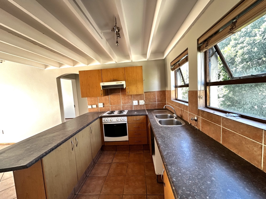 To Let 1 Bedroom Property for Rent in Waverley Gauteng