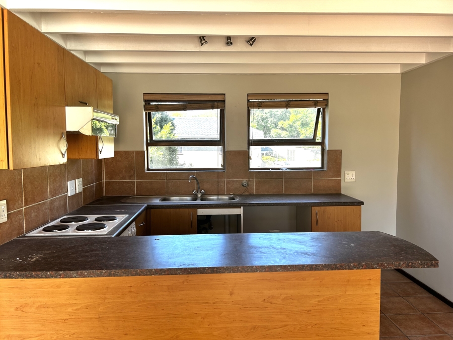 To Let 1 Bedroom Property for Rent in Waverley Gauteng