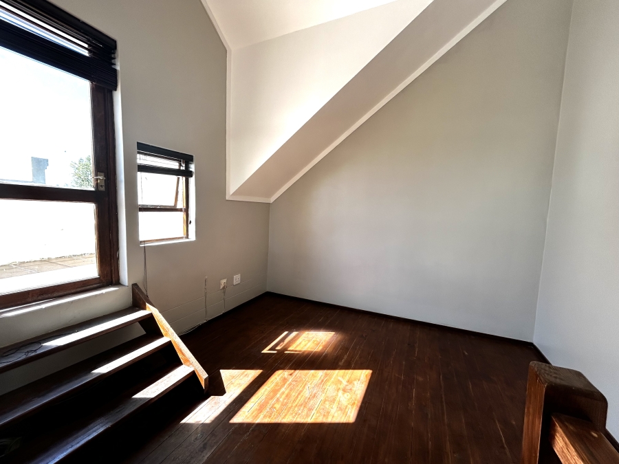To Let 1 Bedroom Property for Rent in Waverley Gauteng