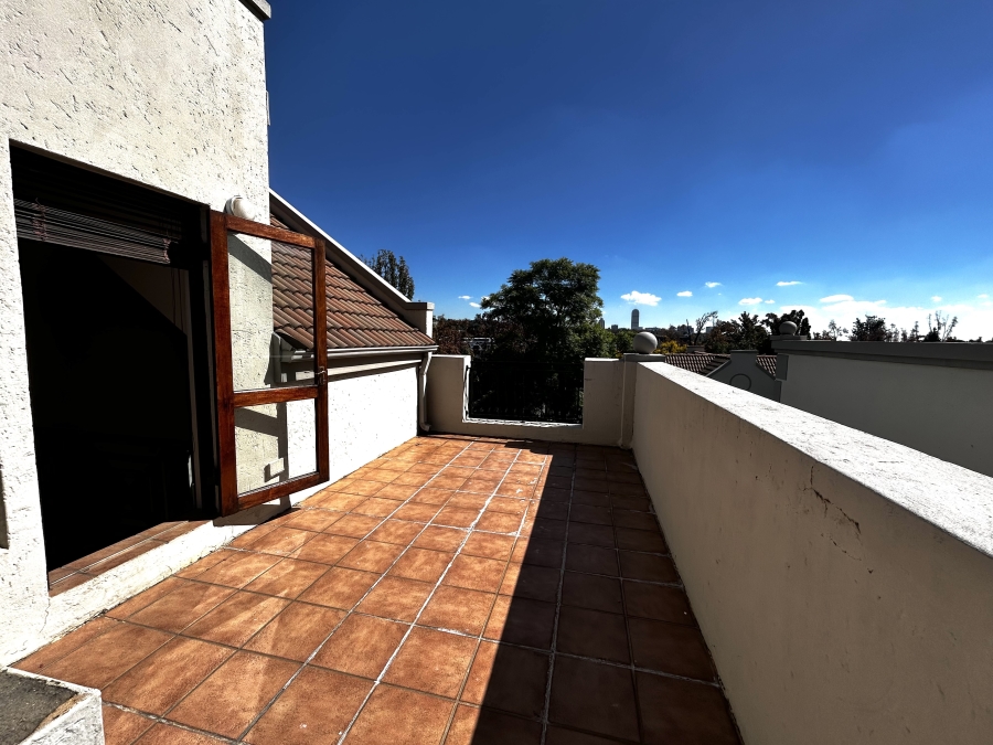 To Let 1 Bedroom Property for Rent in Waverley Gauteng