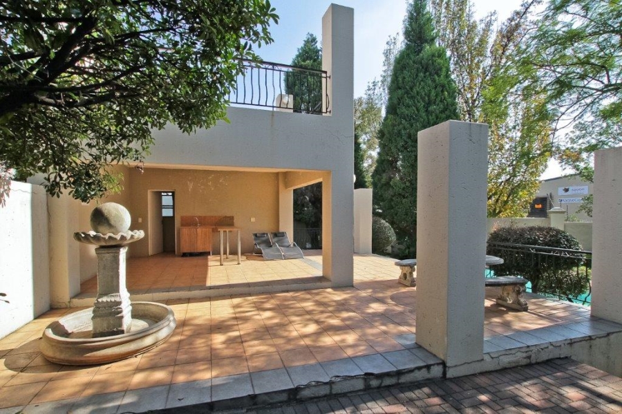 To Let 1 Bedroom Property for Rent in Waverley Gauteng