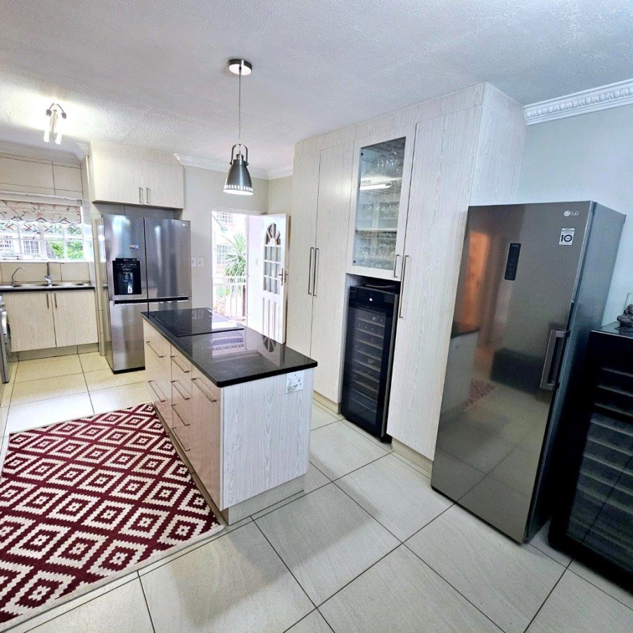 To Let 2 Bedroom Property for Rent in Die Hoewes Gauteng