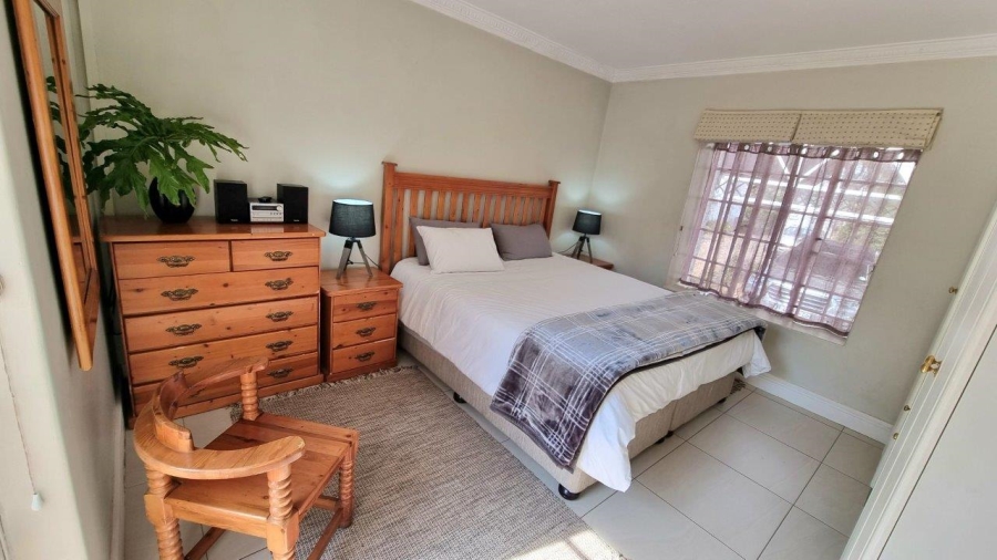 To Let 2 Bedroom Property for Rent in Die Hoewes Gauteng