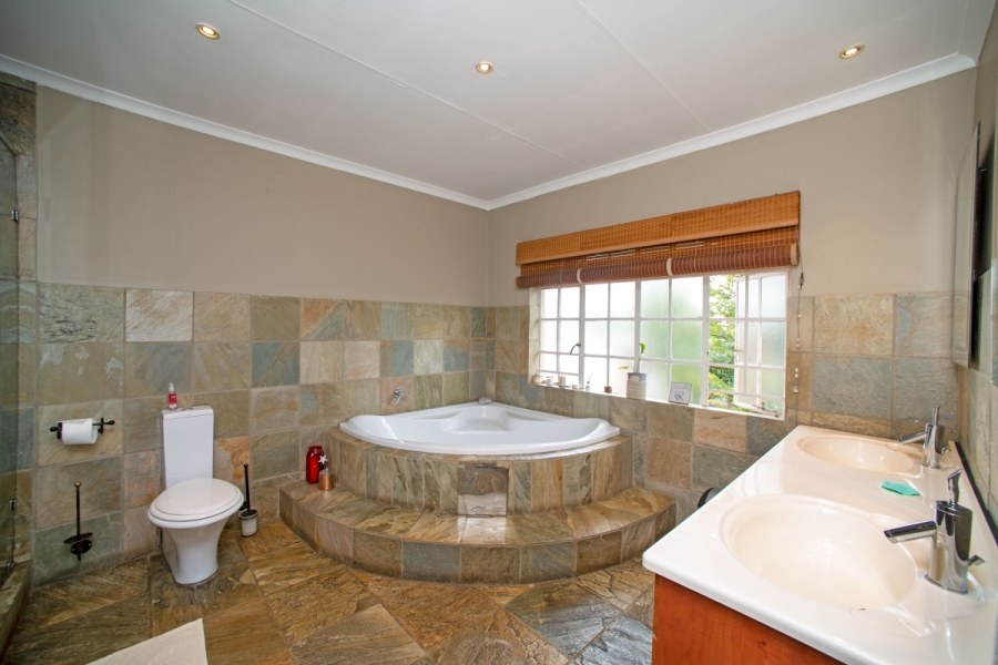 4 Bedroom Property for Sale in Highway Gardens Gauteng