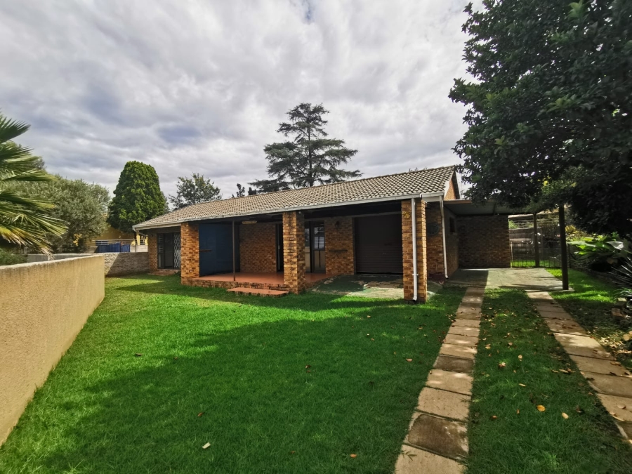 4 Bedroom Property for Sale in Brackenhurst Gauteng