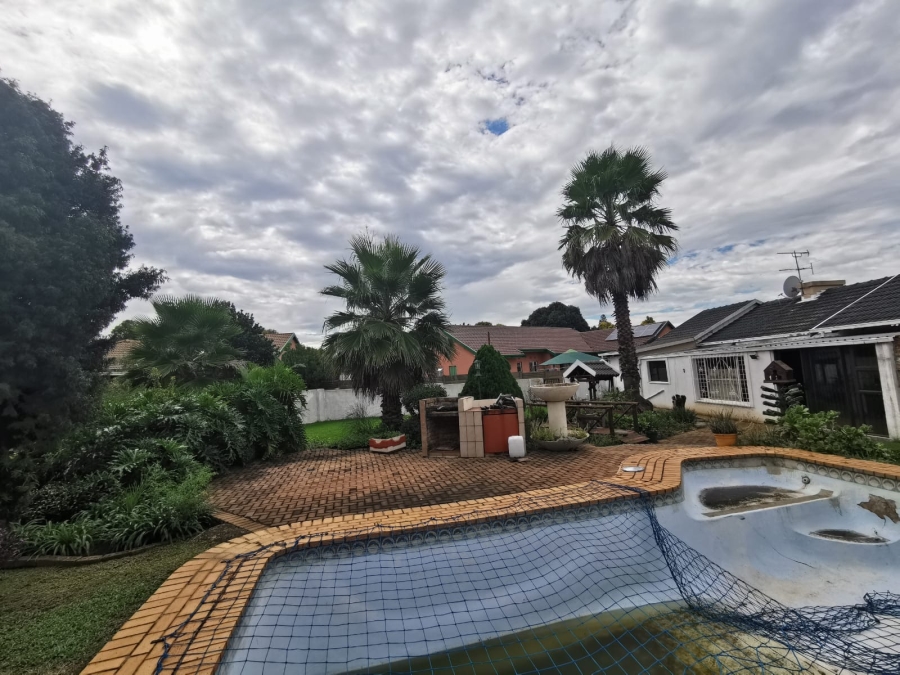 4 Bedroom Property for Sale in Brackenhurst Gauteng