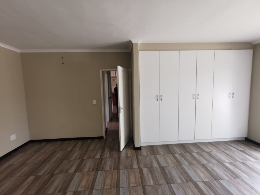 4 Bedroom Property for Sale in Brackenhurst Gauteng