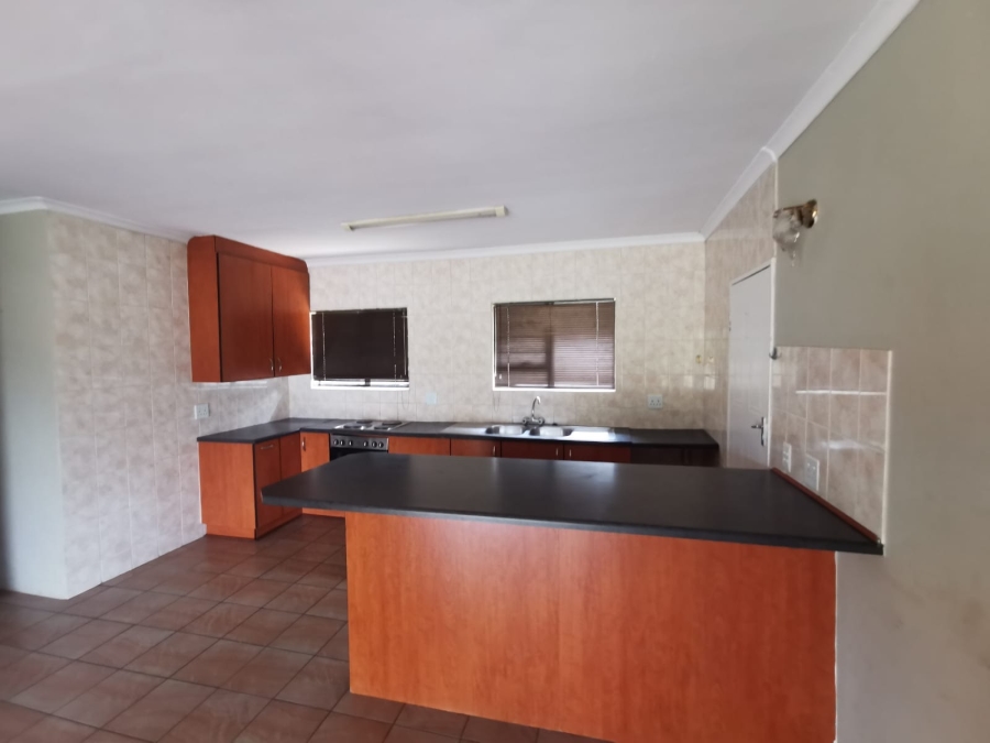 4 Bedroom Property for Sale in Brackenhurst Gauteng