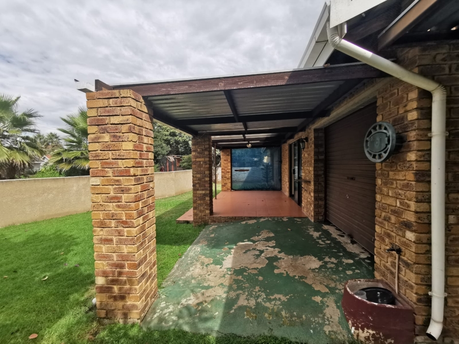 4 Bedroom Property for Sale in Brackenhurst Gauteng