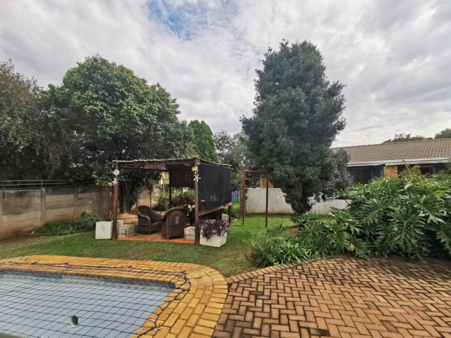 4 Bedroom Property for Sale in Brackenhurst Gauteng