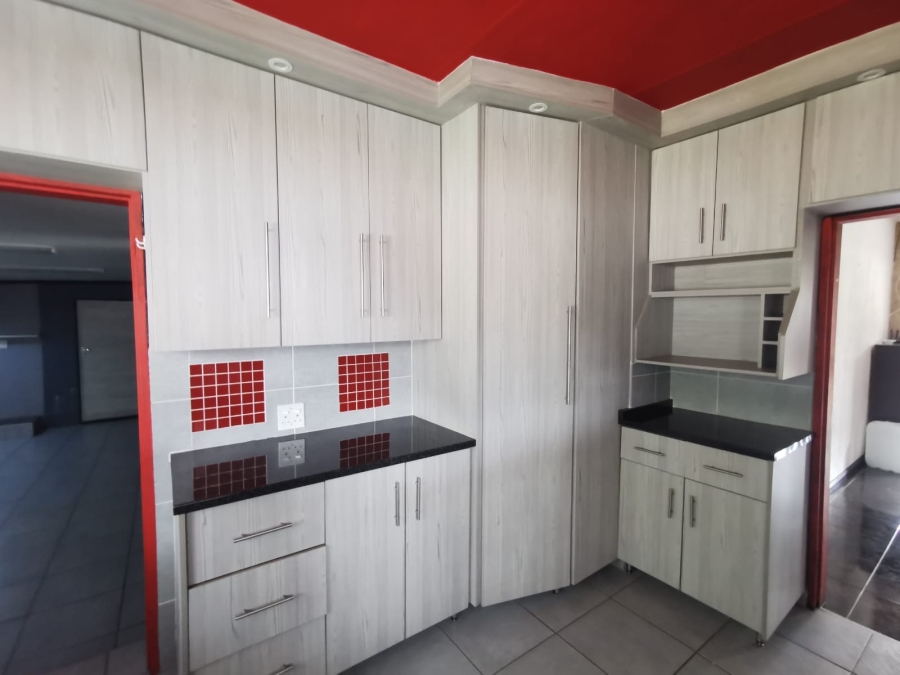 4 Bedroom Property for Sale in Brackenhurst Gauteng