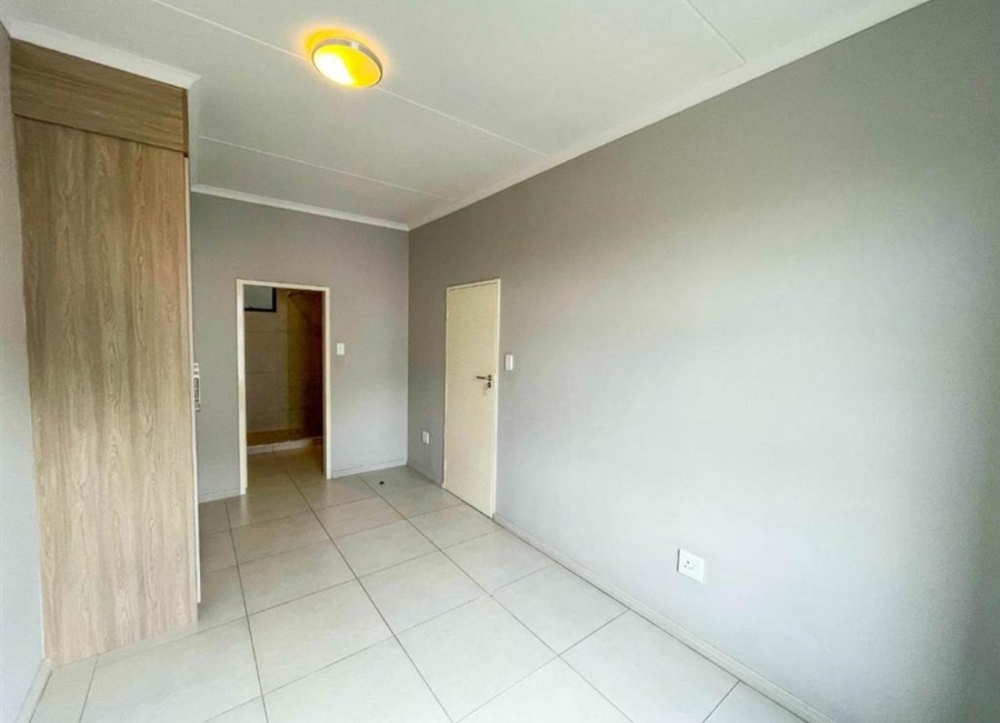 To Let 2 Bedroom Property for Rent in Midridge Park Gauteng