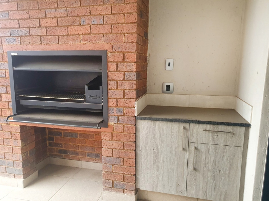 To Let 2 Bedroom Property for Rent in Craighall Gauteng