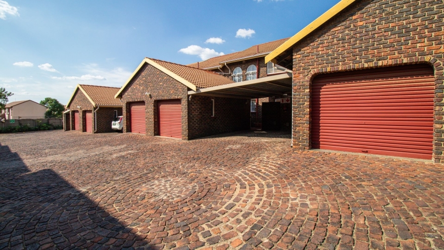 To Let 2 Bedroom Property for Rent in Norkem Park Gauteng
