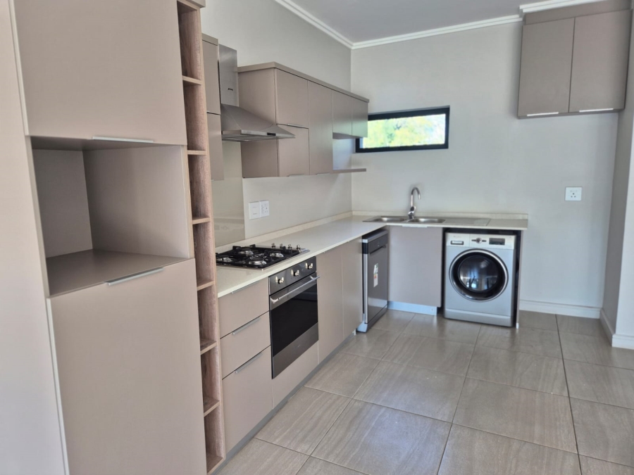 To Let 2 Bedroom Property for Rent in Bryanston Gauteng