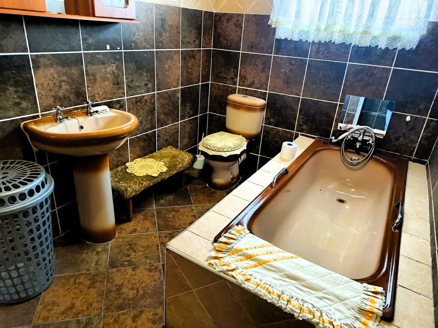 6 Bedroom Property for Sale in Rayton Gauteng