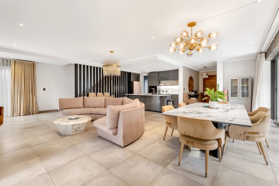 To Let 4 Bedroom Property for Rent in Sandown Gauteng