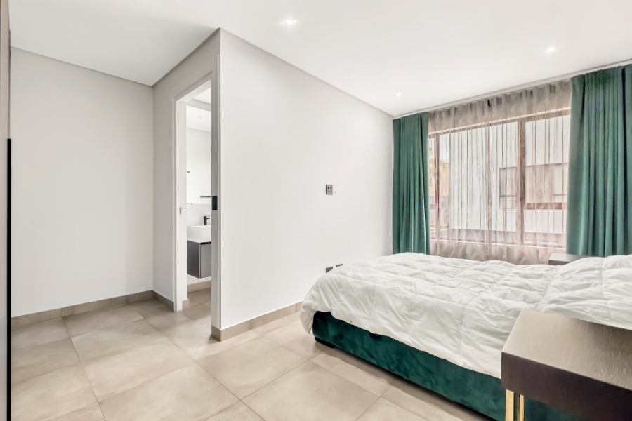 To Let 4 Bedroom Property for Rent in Sandown Gauteng