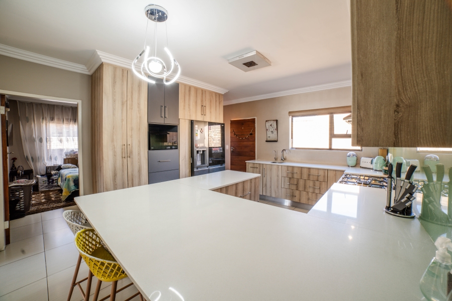 3 Bedroom Property for Sale in Bartlett Gauteng