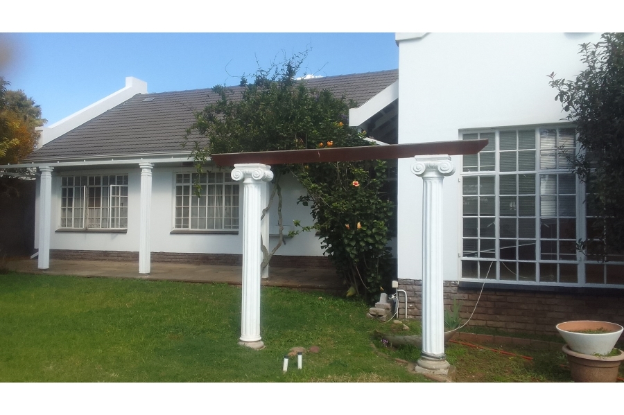 To Let 4 Bedroom Property for Rent in Glen Marais Gauteng