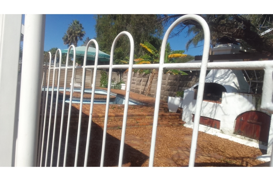 To Let 4 Bedroom Property for Rent in Glen Marais Gauteng